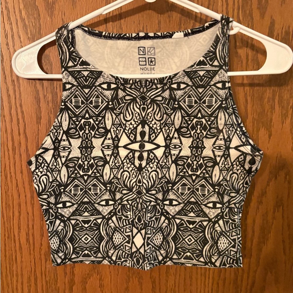 New Nollie Geometric Crop Top